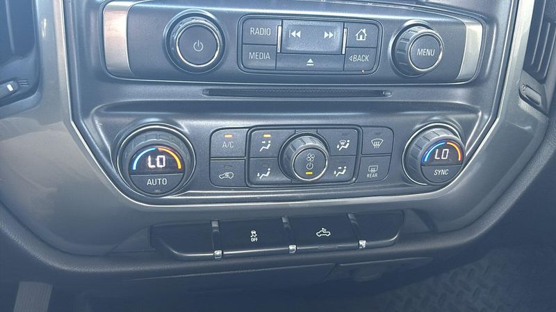 Used 2018 Chevrolet Silverado 1500 LTImage 12