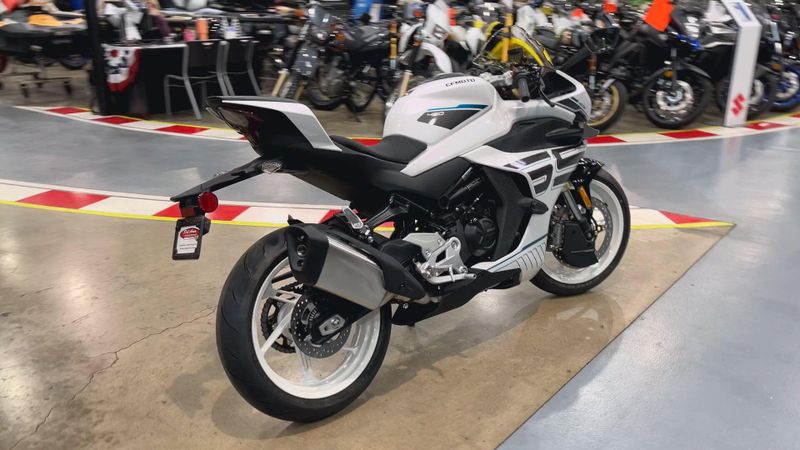 New 2026 CFMOTO 450SS Image 4