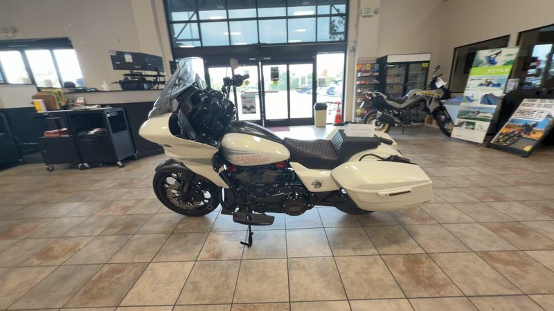 Used 2024 Harley-Davidson ROAD GLIDE CVO ST Image 7