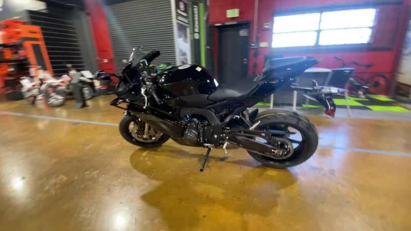 New 2027 Yamaha YZF-R9 Image 6