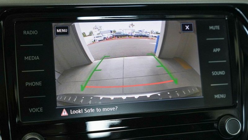2022 Volkswagen Passat 2.0T SEImage 23