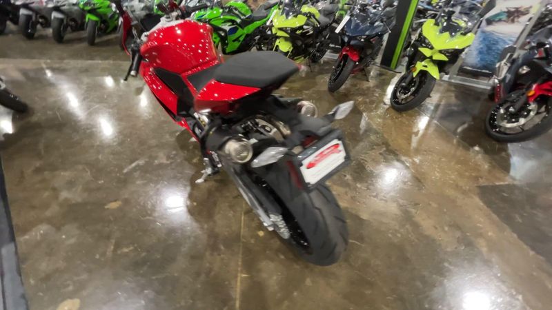 New 2026 Ducati PANIGALE V2 896 Image 6