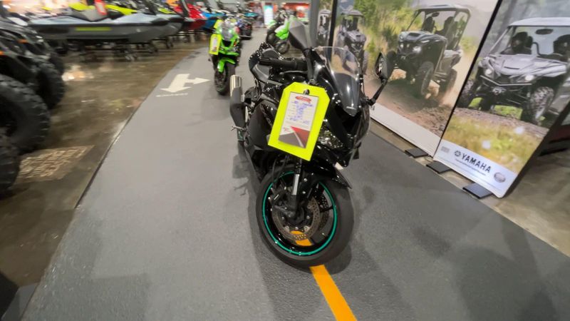 Used 2024 Kawasaki NINJA ZX-4RR Image 2