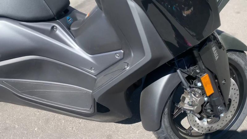 New 2025 Yamaha Xmax Image 2