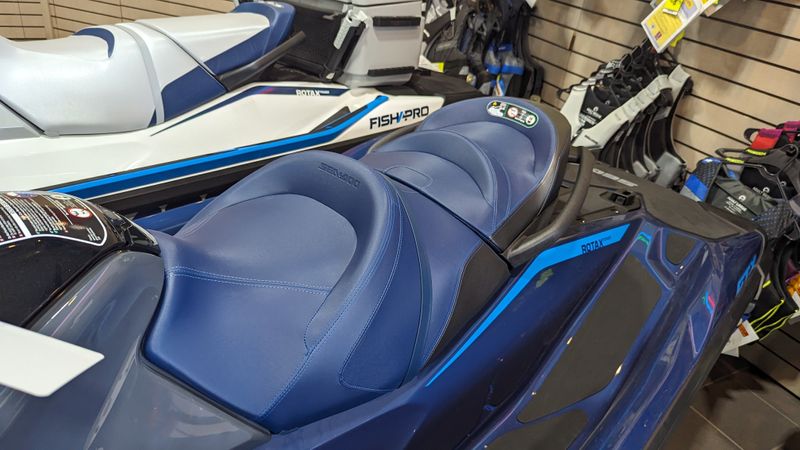 2024 SEADOO GTX 300 WITH SOUND SYSTEM IDF BLUE ABYSS AND GULFSTREAM BLUE Image 6