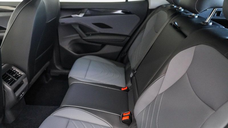 New 2025 Volkswagen Tiguan 2.0T SEImage 18