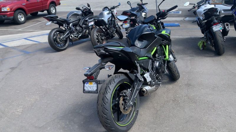 2022 Kawasaki Z650 Image 7
