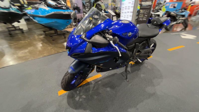 Used 2023 Yamaha YZF-R7 Image 4