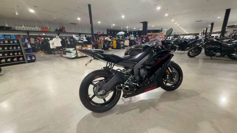 Used 2015 Yamaha YZF-R6 Image 5