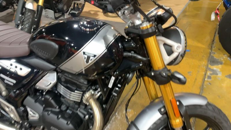 New 2025 Triumph SCRAMBLER 400 X Image 2