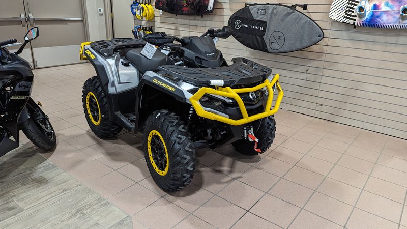 2024 CAN-AM OUTLANDER XTP 1000R HYPER SILVER AND NEO YELLOWImage 3