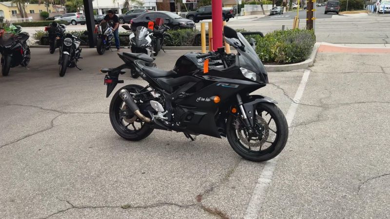 Used 2023 Yamaha YZF-R3 ABS Image 2