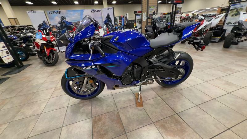 New 2026 Yamaha YZF-R1 Image 6