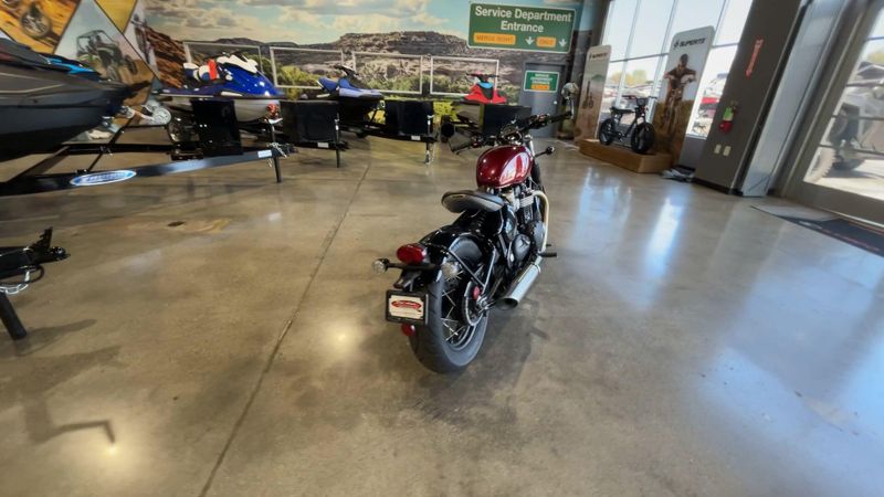 2022 Triumph Bobber Image 7