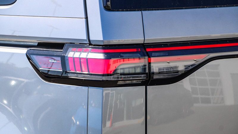 2025 Volkswagen ID. Buzz Image 11