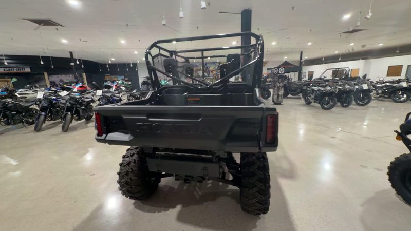 New 2025 Honda PIONEER 1000-6 DLX CREW Image 7
