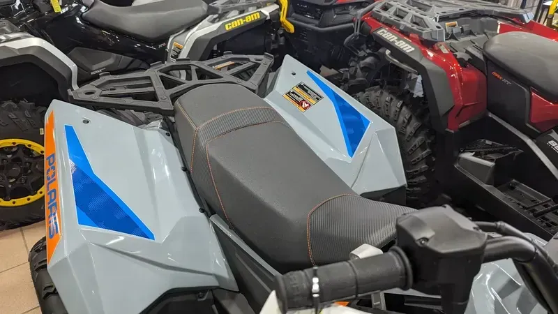 2024 Polaris SCRAMBLER 850 STORM GRAY AND RADAR BLUEImage 7