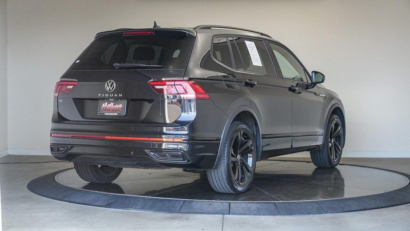 2023 Volkswagen Tiguan 2.0T SE R-Line BlackImage 5