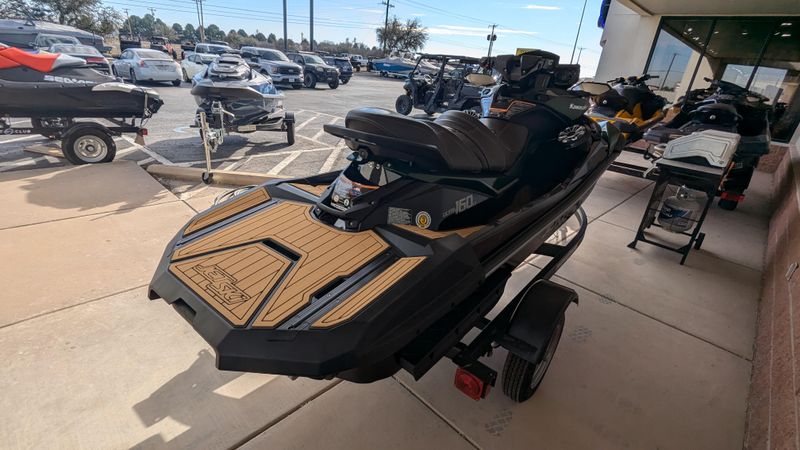 2025 Kawasaki JET SKI ULTRA 160LX Image 6