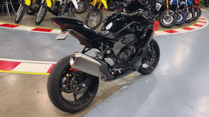 Used 2024 Kawasaki Ninja ZX-4R ABS Image 4