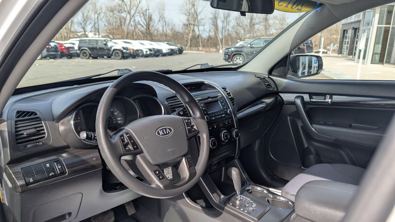 Used 2013 Kia Sorento LXImage 17
