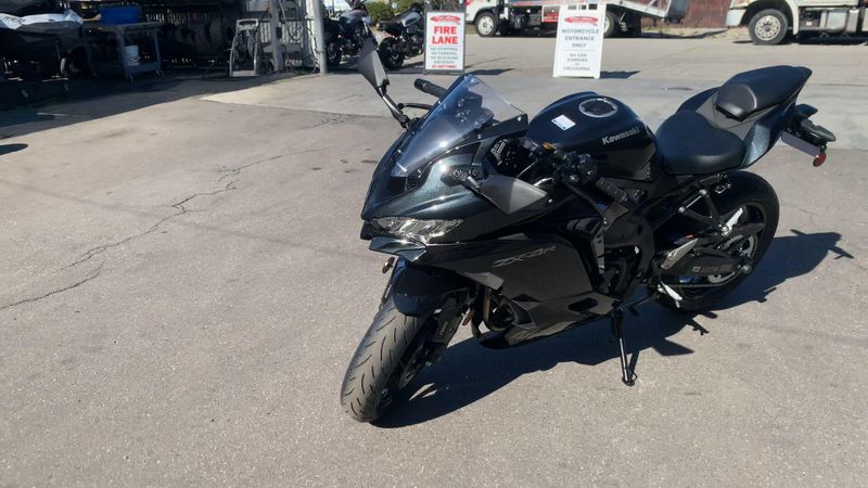 New 2026 Kawasaki NINJA ZX-4R ABS Image 8