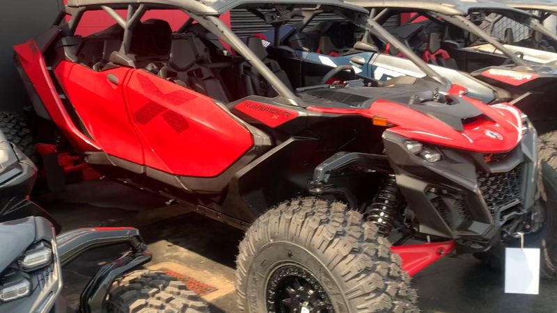 New 2025 Can-Am MAVERICK R MAX X 999T DCT Image 5