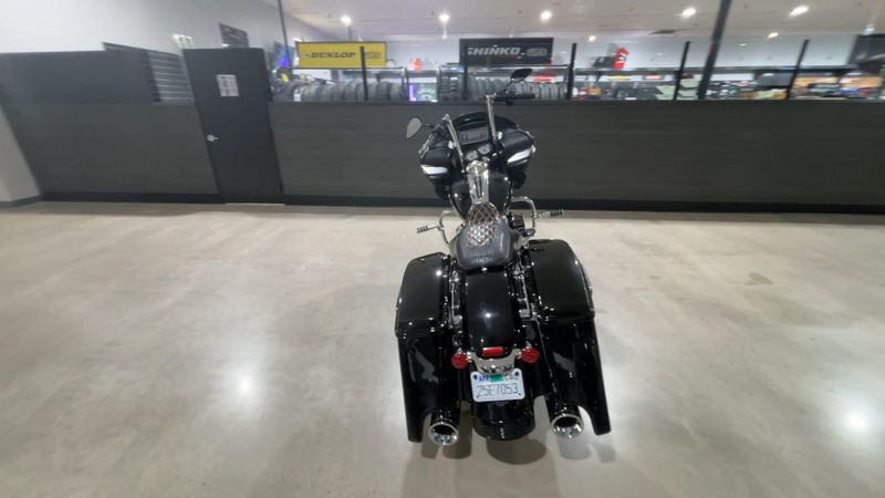 Used 2021 Harley-Davidson ROAD GLIDE Image 2