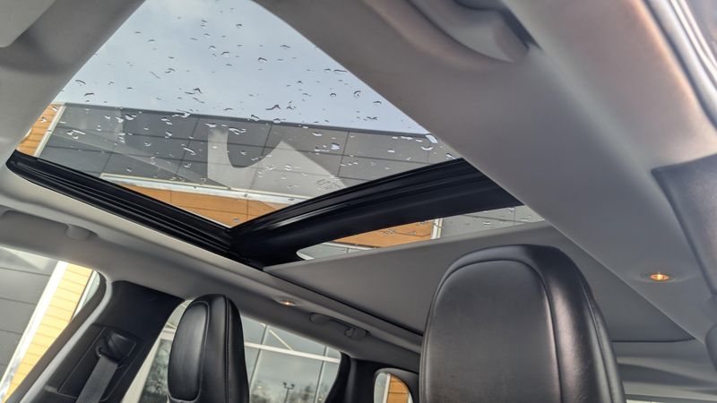 Used 2021 Jeep Cherokee Latitude PlusImage 28