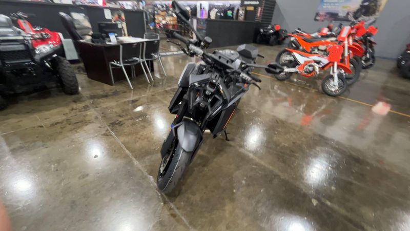 New 2026 KTM 1390 SUPER DUKE R EVO Image 3