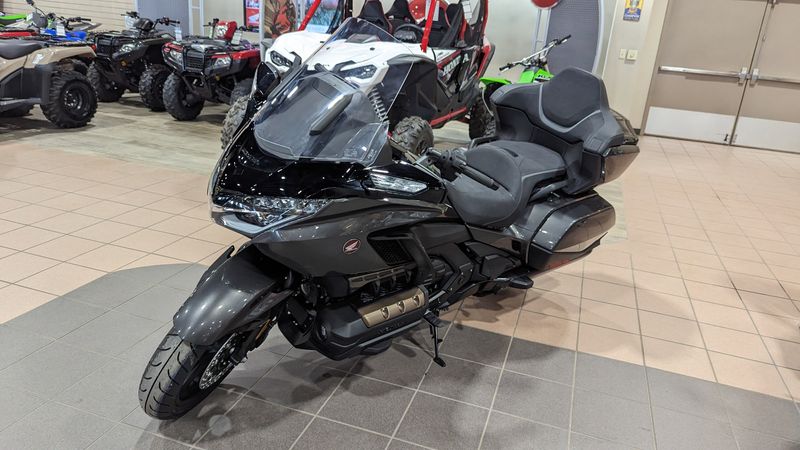 2024 Honda GOLD WING TOUR AUTOMATIC DCTImage 3