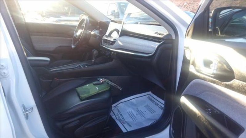 2022 Jeep Compass Latitude Lux photo 11