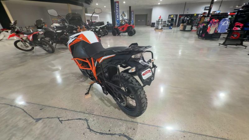 Used 2020 KTM 1290 SUPER ADVENTURE R  in a WHITE/ ORANGE exterior color. Victorville Del Amo Motorsports 760-241-7387 delamomotorsportsofvictorville.com 