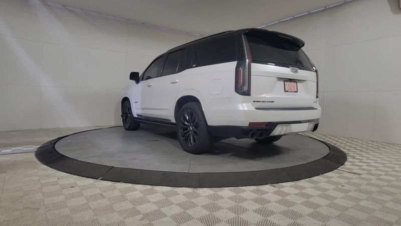 2023 Cadillac Escalade V-Series photo 9