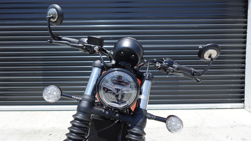 New 2025 Triumph Bonneville Bobber Euro 5a Base 