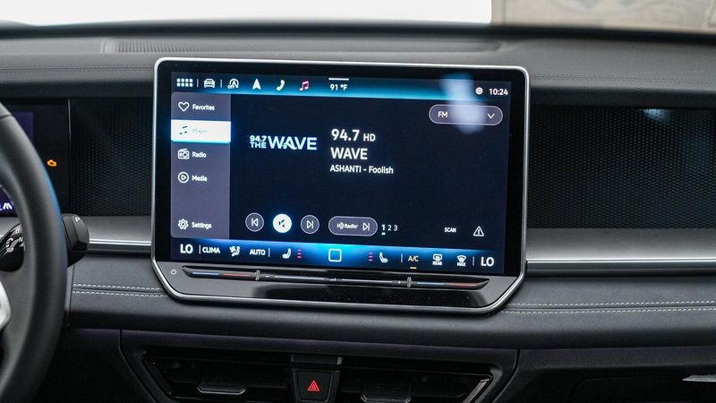New 2025 Volkswagen Tiguan 2.0T SEImage 15