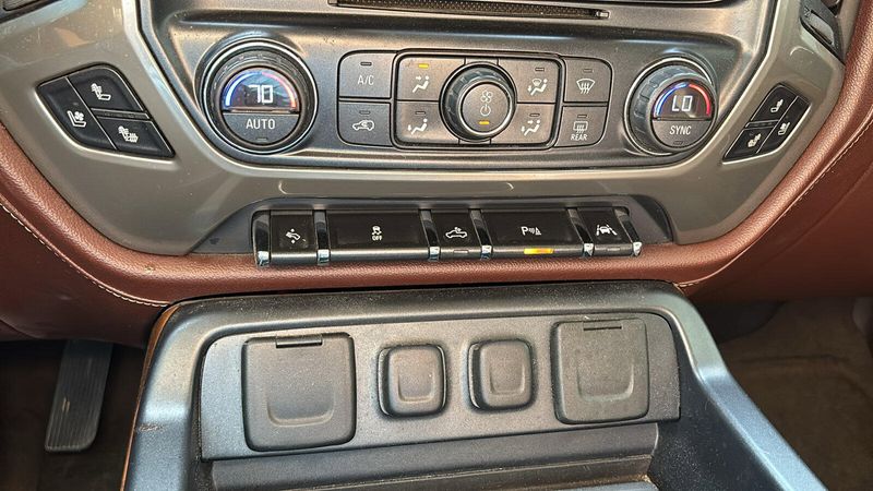 2016 Chevrolet Silverado 1500 High CountryImage 12