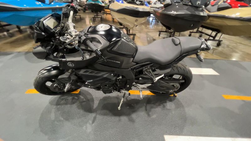 Used 2019 Yamaha MT-10 Image 5