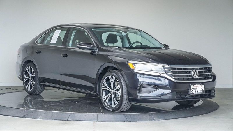 2022 Volkswagen Passat 2.0T SEImage 6