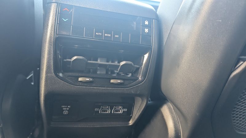 Used 2021 Jeep Grand Cherokee L AltitudeImage 14