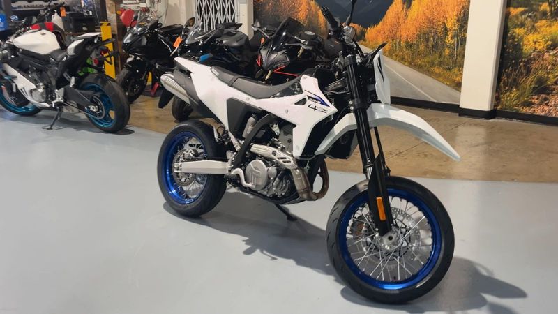 New 2025 Suzuki DR-Z4SM Image 2