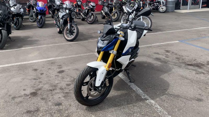 2021 BMW G 310 R Image 3