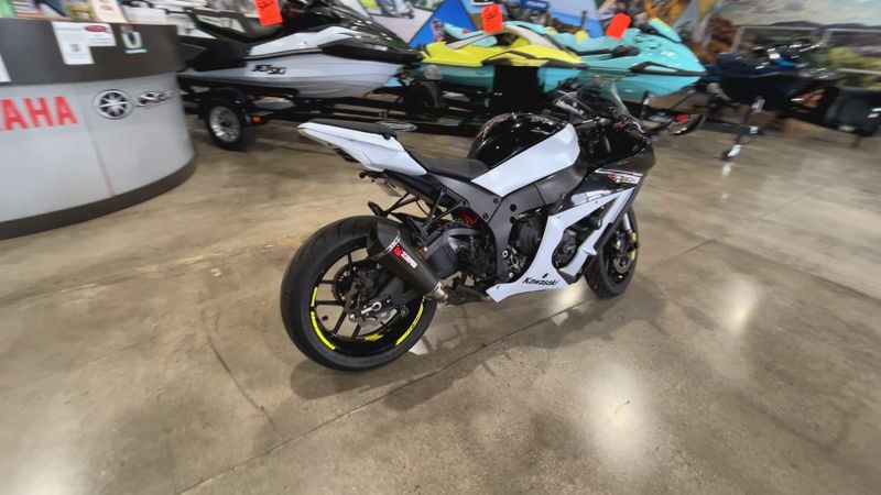 2013 Kawasaki NINJA ZX10R Image 8