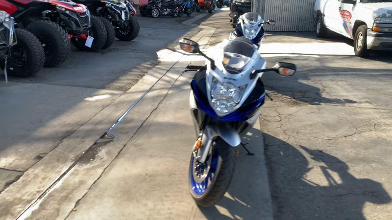New 2026 Suzuki GSX-R600 Image 3