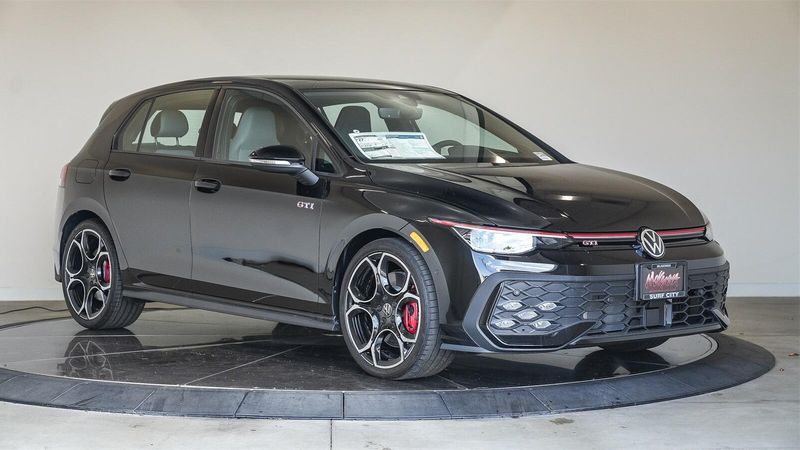 New 2025 Volkswagen Golf GTI AutobahnImage 5