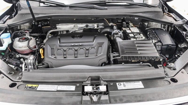 2019 Volkswagen Tiguan 2.0T SEL Premium R-LineImage 27