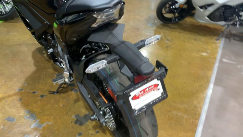 2025 Kawasaki NINJA 650 Image 5