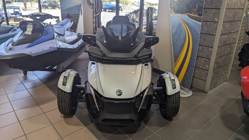 2024 Can-Am SPYDER RT LIMITED HYPER SILVERImage 6