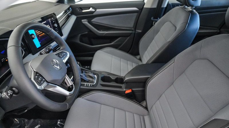New 2025 Volkswagen Jetta 1.5T SEImage 19