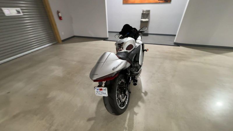 Used 2022 Suzuki HAYABUSA CA Image 6